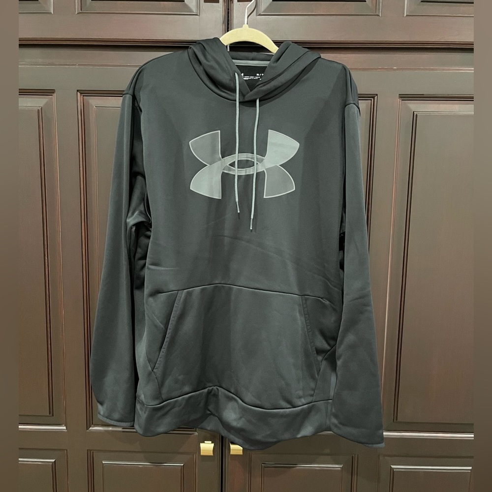 Men’s XL Under Armour hoodie
